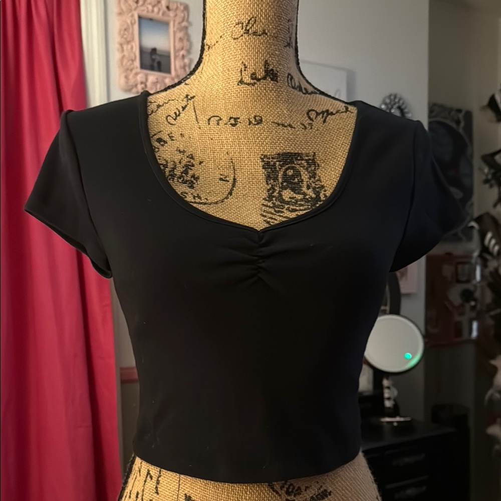 PacSun Black Short Sleeve Crop Top